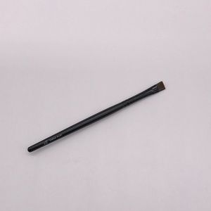 EYELINER FLAT BRUSH